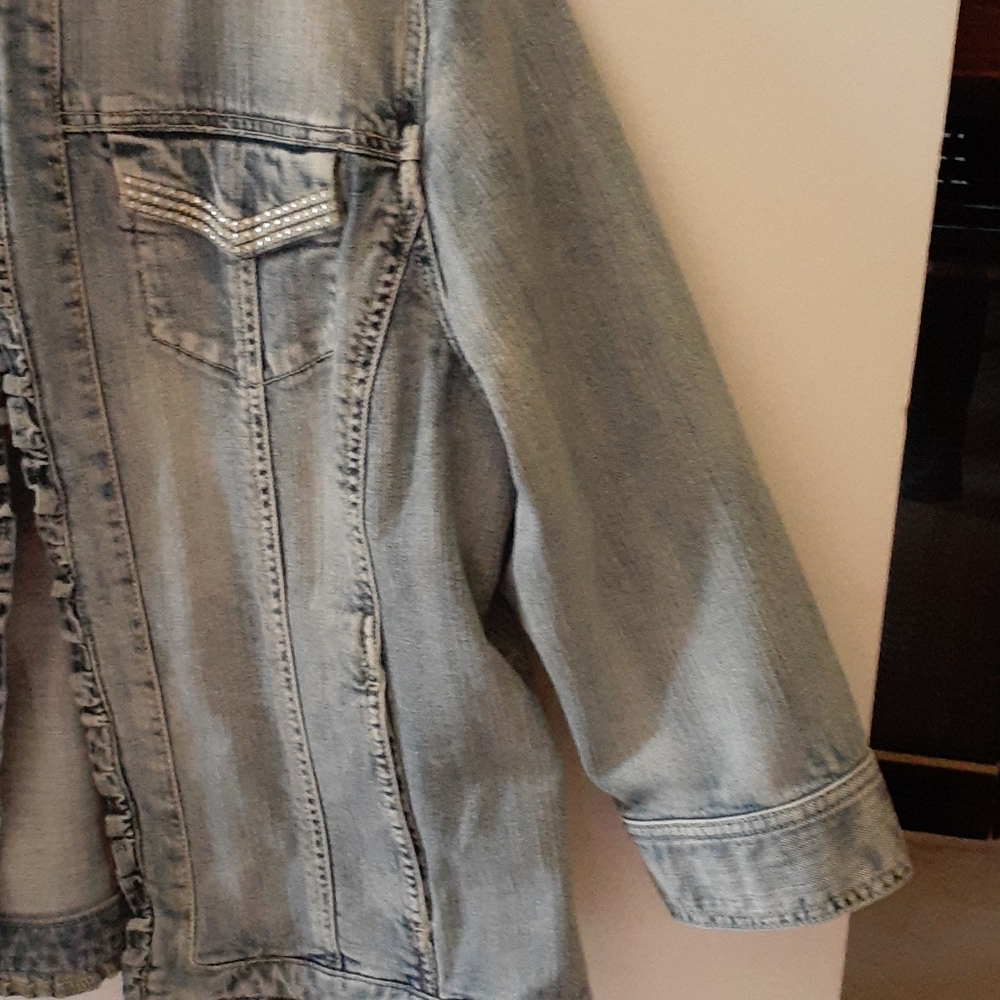 Ladies Jacket - Picture 4 of 6